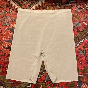 SKIMS Sheer Sculpt Short in Clay